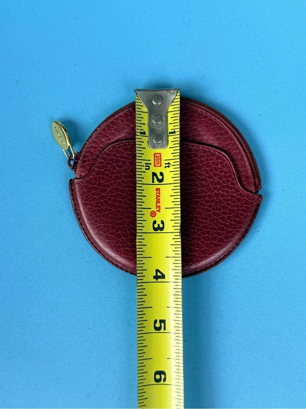 Cartier compact round